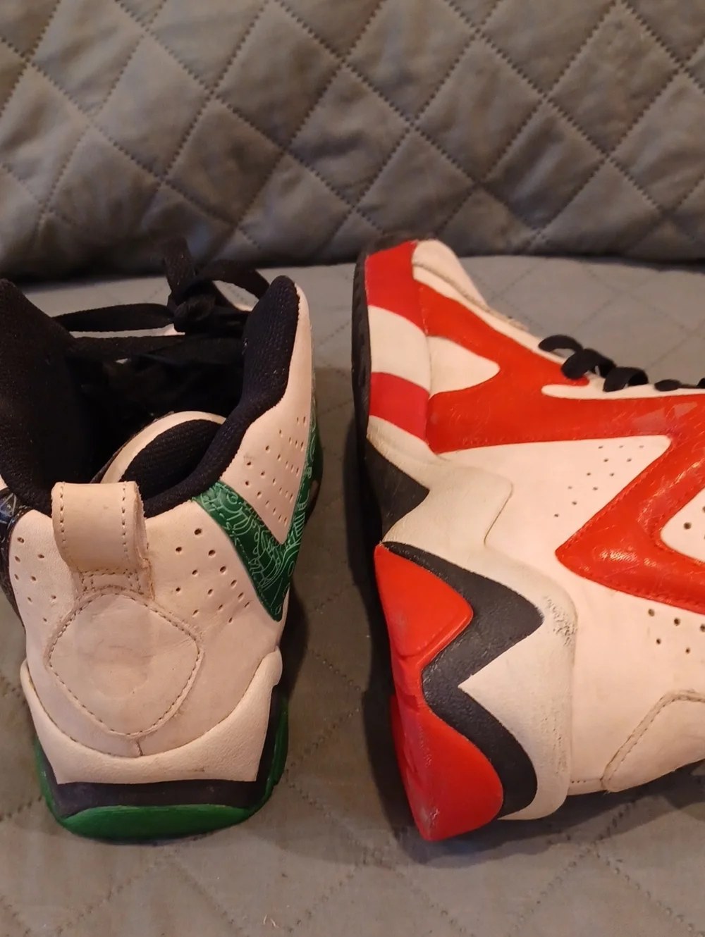 Reebox Mens White and Black High-Top Athletic Shoes with Green Accent Sz 8